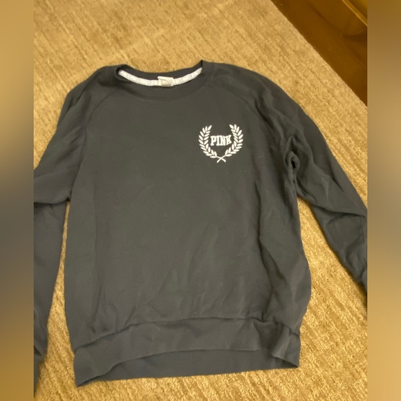 Sweatshirt - Picture 1 of 2